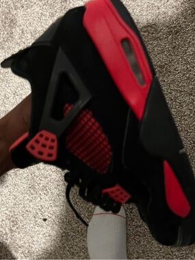Jordan 4 red thunder